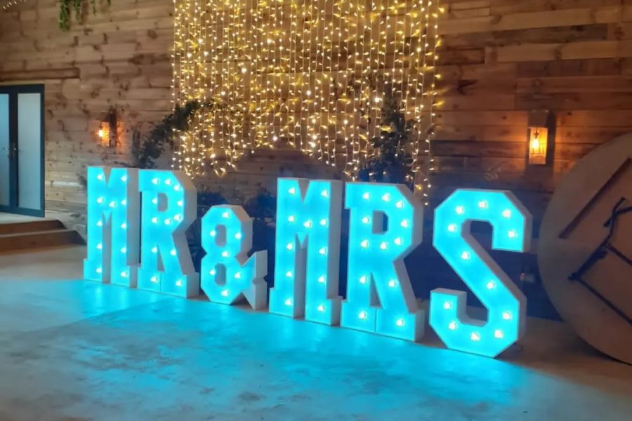 Mr and Mrs letters